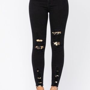 KanCan Black Leopard Skinny Jeans